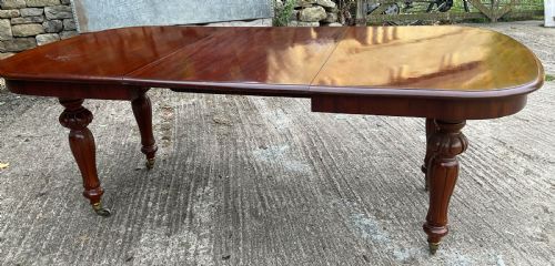a small victorian wind out extending dining table - CATEGORY: ANTIQUE TABLES - DATED VICTORIAN