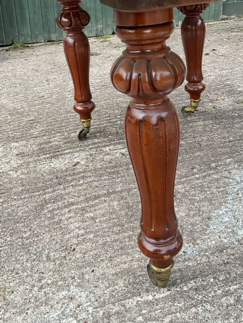 A SMALL VICTORIAN WIND OUT EXTENDING DINING TABLE - ADDITIONAL PHOTO 14