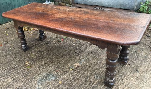 a 17th century refectory table in oak - CATEGORY: ANTIQUE TABLES - DATED 17TH CENTURY