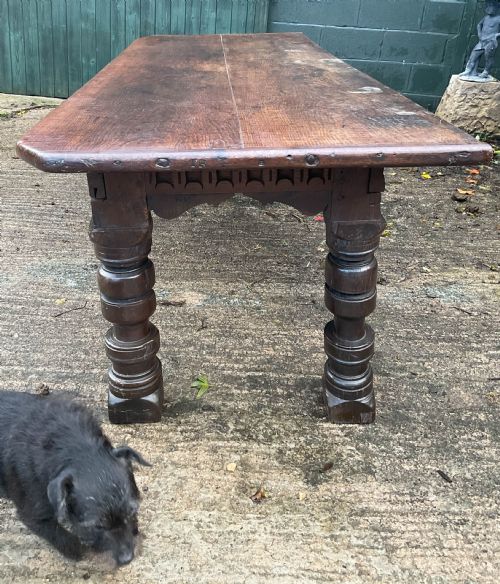 A 17TH CENTURY REFECTORY TABLE IN OAK - ADDITIONAL PHOTO 8