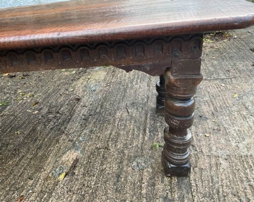 A 17TH CENTURY REFECTORY TABLE IN OAK - ADDITIONAL PHOTO 11