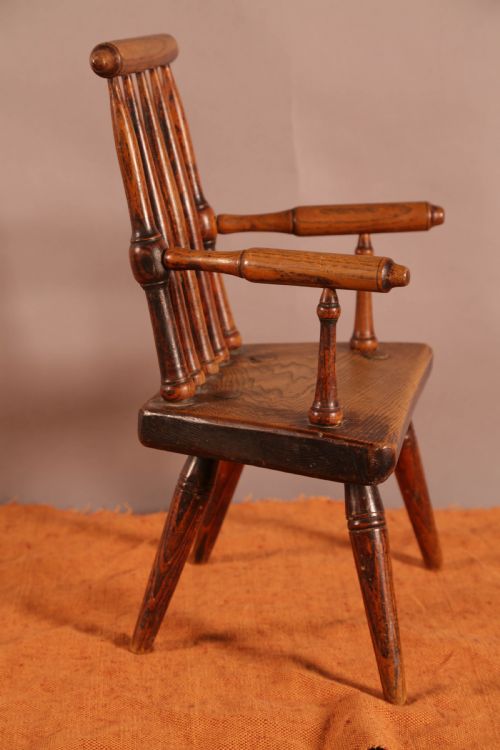 A RARE CHILDS CHAIR - ADDITIONAL PHOTO 1