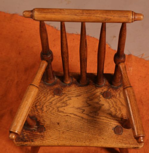 A RARE CHILDS CHAIR - ADDITIONAL PHOTO 8