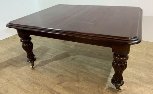 A LARGE VICTORIAN MAHOGANY DINING TABLE SEATS 1214 - ADDITIONAL PHOTO 11