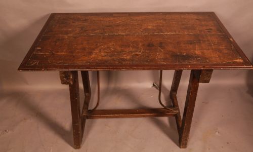 AN INTERESTING CONTINENTAL SIDE TABLE - ADDITIONAL PHOTO 1