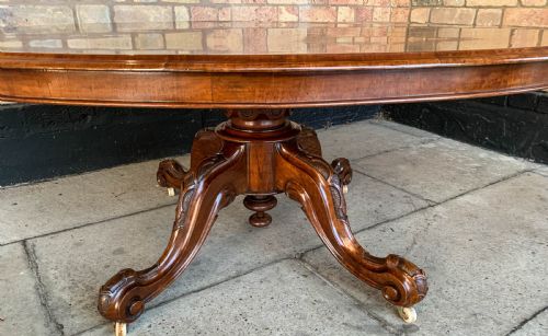 A BURR WALNUT COFFEE TABLE ADAPTED - ADDITIONAL PHOTO 3