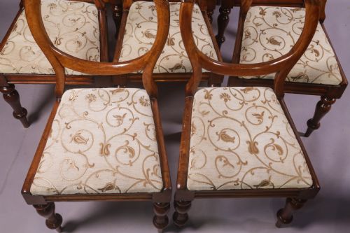 A SET OF 8 VICTORIAN BALLOON BACK DINING CHAIRS - ADDITIONAL PHOTO 4
