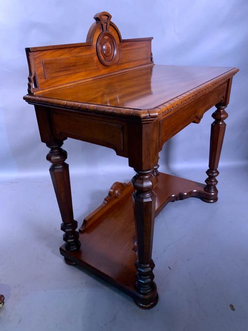 A VICTORIAN SERVING TABLE IN MAHOGANY - ADDITIONAL PHOTO 1