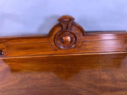 A VICTORIAN SERVING TABLE IN MAHOGANY - ADDITIONAL PHOTO 4