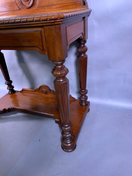 A VICTORIAN SERVING TABLE IN MAHOGANY - ADDITIONAL PHOTO 6