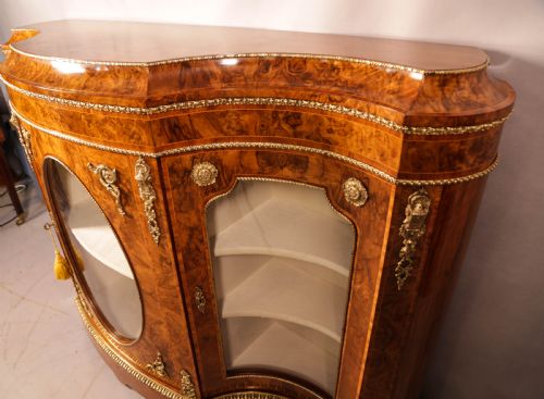 A VERY GOOD VICTORIAN BURR WALNUT CREDENZA - ADDITIONAL PHOTO 10