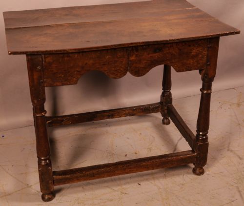A 17TH CENTURY OAK SIDE TABLE - ADDITIONAL PHOTO 1