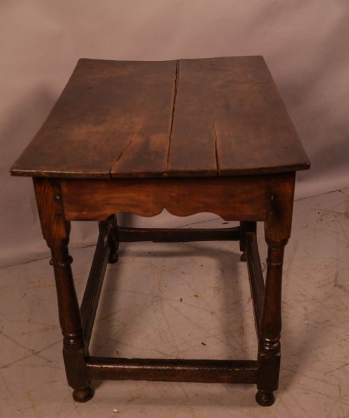 A 17TH CENTURY OAK SIDE TABLE - ADDITIONAL PHOTO 5