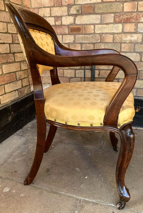 A SET OF 8 VICTORIAN MAHOGANY DINING CHAIRS 2 CARVERS 6 SINGLES - ADDITIONAL PHOTO 7