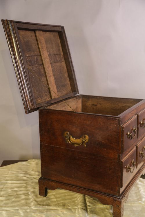 AN ATTRACTIVE 18TH C CLOSE STOOL IN OAK - ADDITIONAL PHOTO 7