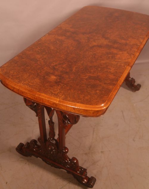 A GOOD QUALITY VICTORIAN BURR WALNUT WINDOW TABLE - ADDITIONAL PHOTO 4