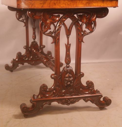 A GOOD QUALITY VICTORIAN BURR WALNUT WINDOW TABLE - ADDITIONAL PHOTO 10