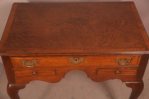 AN OAK CABRIOLE LEG SIDE TABLE C 1750 - ADDITIONAL PHOTO 3