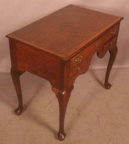AN OAK CABRIOLE LEG SIDE TABLE C 1750 - ADDITIONAL PHOTO 7