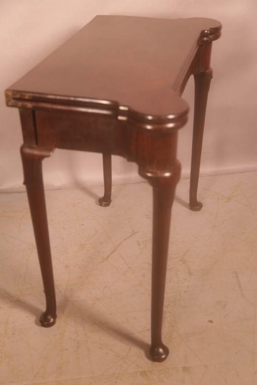 A GEORGE II CARD TABLE WITH GUINEA WELLS - ADDITIONAL PHOTO 4