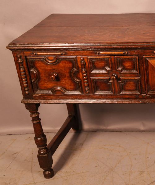A GOOD 17TH CENTURY SERVING DRESSER - ADDITIONAL PHOTO 3