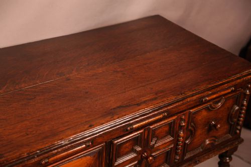 A GOOD 17TH CENTURY SERVING DRESSER - ADDITIONAL PHOTO 7