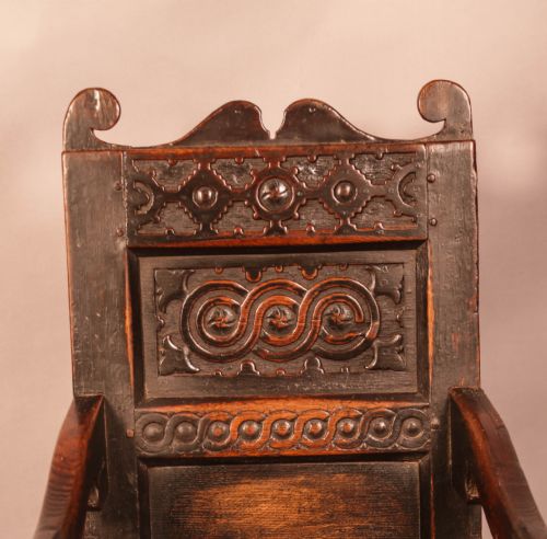 A 17TH CENTURY WAINSCOTT ARMCHAIR - ADDITIONAL PHOTO 5