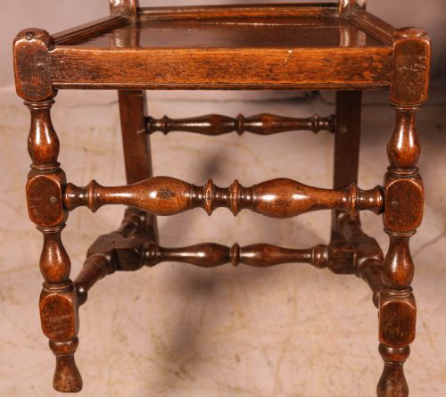 A SUPER PAIR OF 17TH CENTURY OAK HALL CHAIRS - ADDITIONAL PHOTO 5