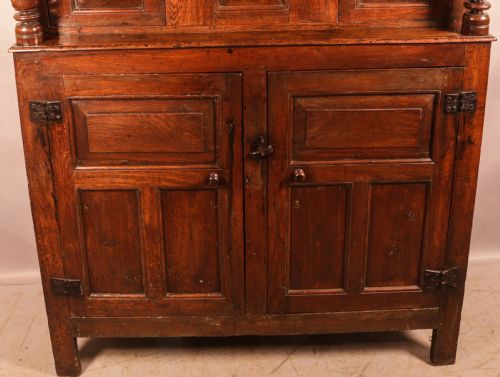 A GOOD 18TH CENTURY COURT CUPBOARD DATED 1713 - ADDITIONAL PHOTO 4
