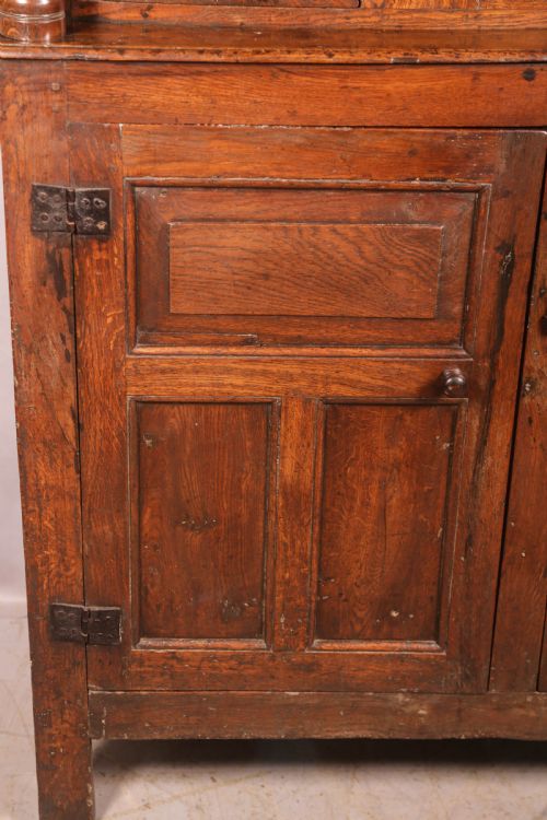 A GOOD 18TH CENTURY COURT CUPBOARD DATED 1713 - ADDITIONAL PHOTO 12