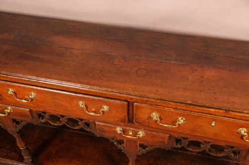 A SUPERB GEORGIAN OAK SERVING DRESSER C 1750 - ADDITIONAL PHOTO 12