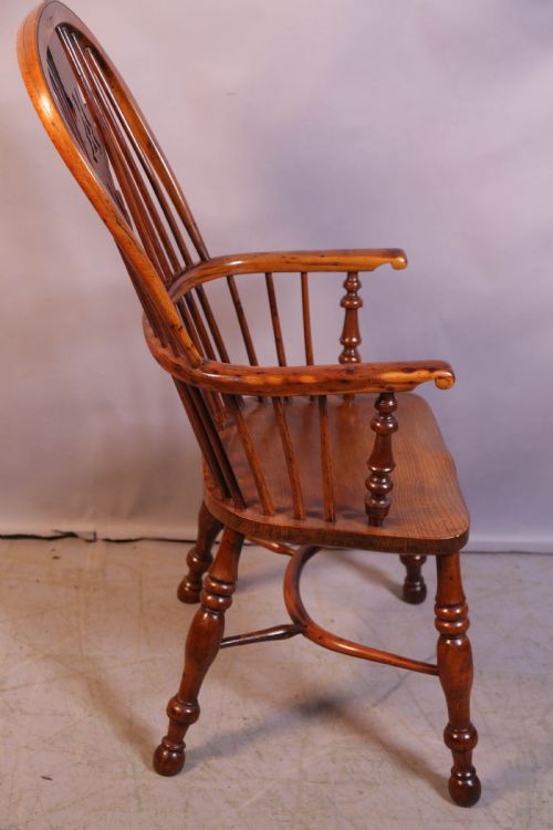 A SUPER YEW WINDSOR CHAIR GABBITASS OF WORKSOP - ADDITIONAL PHOTO 1