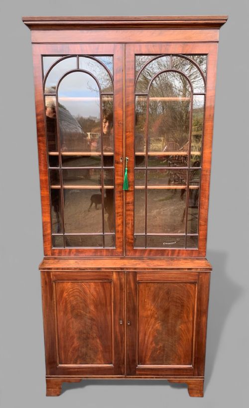 a georgian mahogany library bookcase - CATEGORY: ANTIQUE BOOKCASES - DATED GEORGIAN