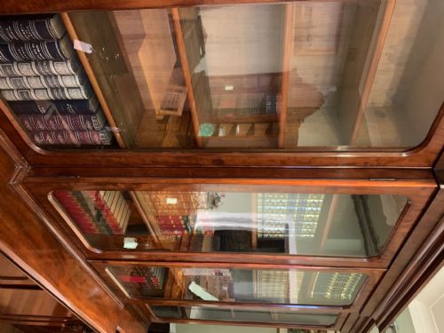 A 19TH CENTURY 4 DOOR LIBRARY BOOKCASE - ADDITIONAL PHOTO 6