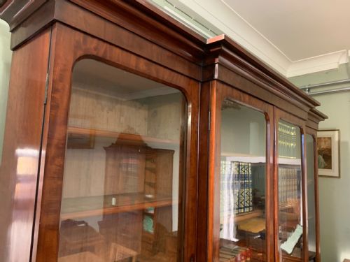 A 19TH CENTURY 4 DOOR LIBRARY BOOKCASE - ADDITIONAL PHOTO 7