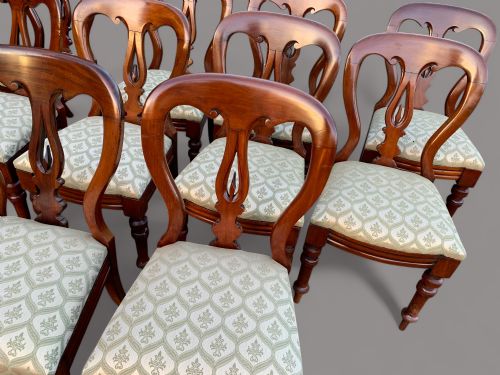 A SET OF 10 VICTORIAN SPEAR POINT BALLOON BACK DINING CHAIRS - ADDITIONAL PHOTO 1
