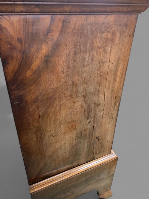 A LOVELY GEORGE I OYSTER VENEERED CHEST ON STAND - ADDITIONAL PHOTO 5