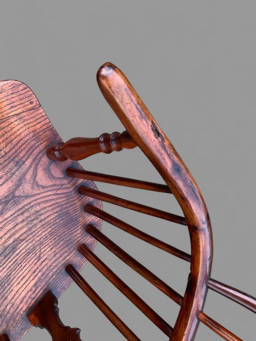 A SUPER BEST MODEL WINDSOR CHAIR IN YEW WOOD WITH AN ELM SEAT - ADDITIONAL PHOTO 3
