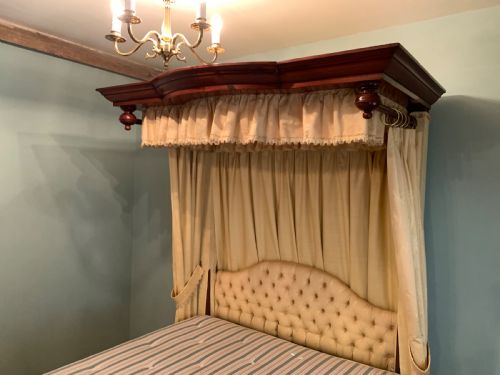 A MAGNIFICENT VICTORIAN DUCHESS HALF TESTER BED - ADDITIONAL PHOTO 10