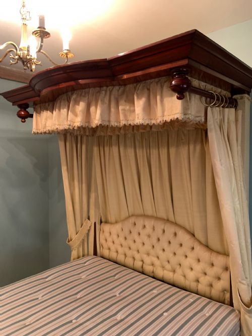 A MAGNIFICENT VICTORIAN DUCHESS HALF TESTER BED - ADDITIONAL PHOTO 7