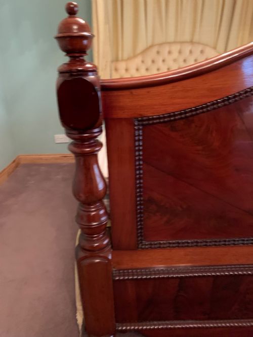 A MAGNIFICENT VICTORIAN DUCHESS HALF TESTER BED - ADDITIONAL PHOTO 11