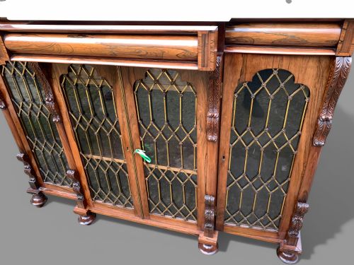 A VERY ATTRACTIVE EARLY VICTORIAN CHIFFONIER IN ROSEWOOD - ADDITIONAL PHOTO 7