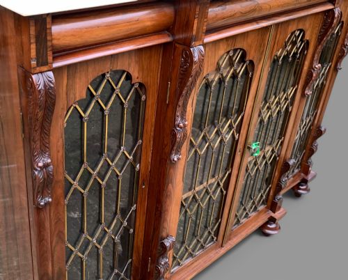 A VERY ATTRACTIVE EARLY VICTORIAN CHIFFONIER IN ROSEWOOD - ADDITIONAL PHOTO 17