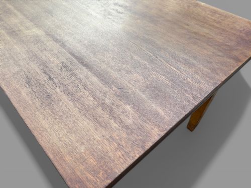A GOOD VERY LARGE FARMHOUSE DINING TABLE IN OAK - ADDITIONAL PHOTO 2