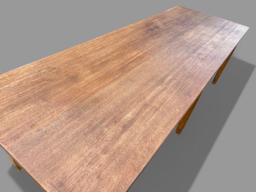 A GOOD VERY LARGE FARMHOUSE DINING TABLE IN OAK - ADDITIONAL PHOTO 3