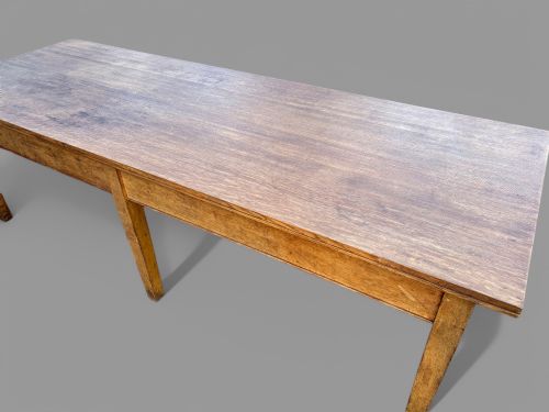 A GOOD VERY LARGE FARMHOUSE DINING TABLE IN OAK - ADDITIONAL PHOTO 8