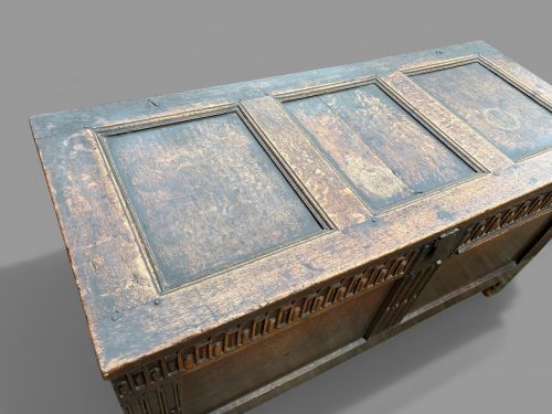 A GOOD 17TH C OAK COFFER - ADDITIONAL PHOTO 3