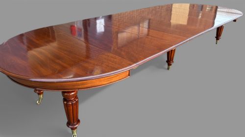 a super and rare early victorian extending dining table seats up to 18 - CATEGORY: ANTIQUE TABLES - DATED VICTORIAN