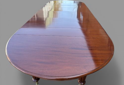 A SUPER AND RARE EARLY VICTORIAN EXTENDING DINING TABLE SEATS UP TO 18 - ADDITIONAL PHOTO 9