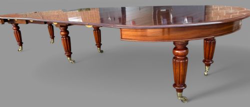A SUPER AND RARE EARLY VICTORIAN EXTENDING DINING TABLE SEATS UP TO 18 - ADDITIONAL PHOTO 15